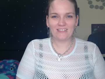 Toxiclilly Chaturbate stream image from May 17, 2025