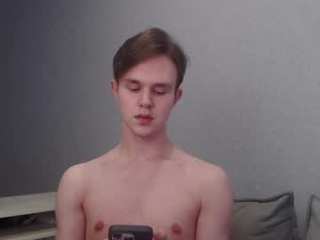 Angelraaay Chaturbate stream image from May 17, 2025