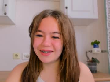 Sara_Kox Chaturbate stream image from May 17, 2025