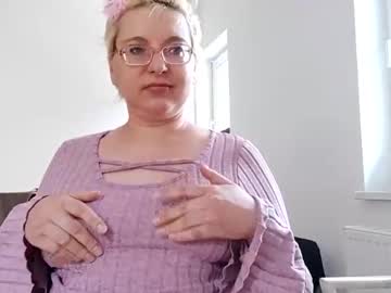 Boginya1 Chaturbate stream image from May 17, 2025