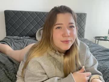 Ember_Bunny Chaturbate stream image from May 17, 2025