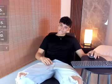 Justin_Mack Chaturbate stream image from May 17, 2025