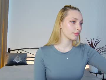 Rileyrarby Chaturbate stream image from May 17, 2025
