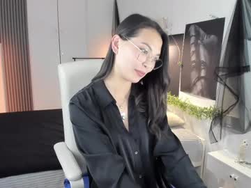 Alisasian Chaturbate stream image from May 17, 2025