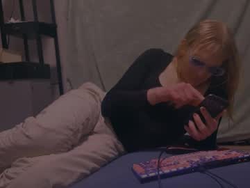 Arialaz Chaturbate stream image from May 17, 2025