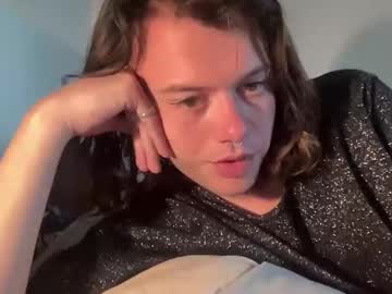 Francesluna Chaturbate stream image from May 17, 2025