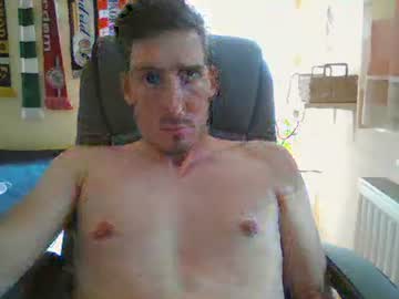 Hardymb18 Chaturbate stream image from May 17, 2025