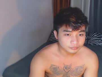 Yourhandsome_Hunk Chaturbate stream image from May 17, 2025