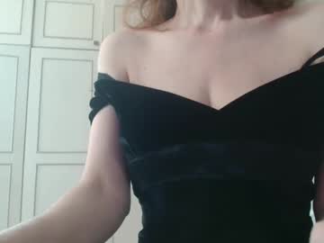 Deessedivine Chaturbate stream image from May 17, 2025