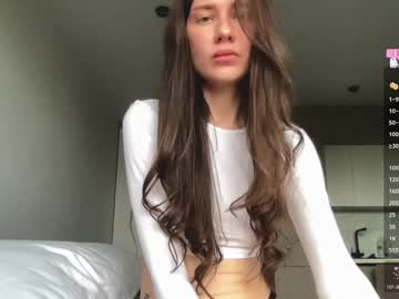 Kirallove Chaturbate stream image from May 17, 2025