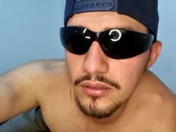 Toretoe Chaturbate stream image from May 17, 2025