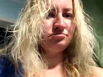 Amely12 Chaturbate stream image from May 17, 2025