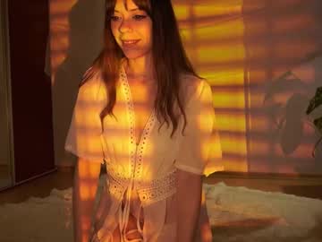 Elly_Fry Chaturbate stream image from May 17, 2025