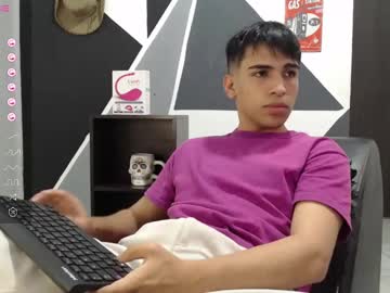 Zack_Xtreme Chaturbate stream image from May 17, 2025