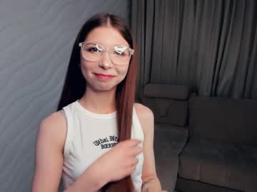 Blisscutie Chaturbate stream image from May 17, 2025