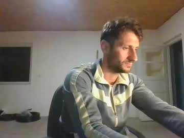 Chrisaron Chaturbate stream image from May 17, 2025