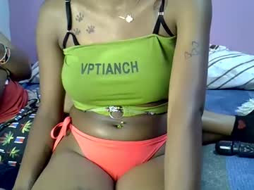 Sexxyezzy_ Chaturbate stream image from May 17, 2025