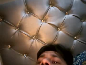 Solodicklove Chaturbate stream image from May 17, 2025
