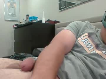 Leafs22 Chaturbate stream image from May 17, 2025