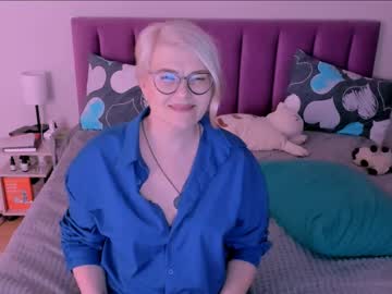 Sabrinamacmarren Chaturbate stream image from May 17, 2025