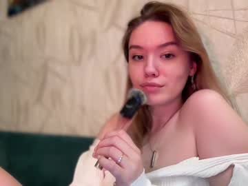 Andreaward Chaturbate stream image from May 17, 2025