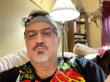 Atozzzz Chaturbate stream image from May 17, 2025