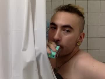 Growingnotashowing Chaturbate stream image from May 17, 2025