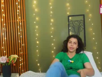 Gisell_Gomez Chaturbate stream image from May 18, 2025