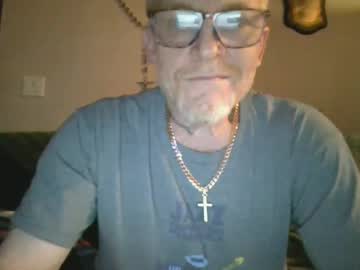 Look_At_My_Profile Chaturbate stream image from May 18, 2025