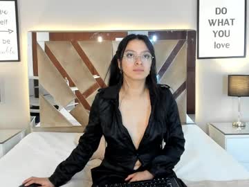 Madhelinne Chaturbate stream image from May 18, 2025