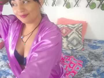 Gia_Montana Chaturbate stream image from May 18, 2025