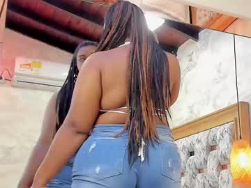 Zoley_Watson Chaturbate stream image from May 18, 2025