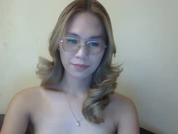Chelly4u69 Chaturbate stream image from May 18, 2025
