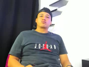 Brittan_Jef_Kinky Chaturbate stream image from May 18, 2025