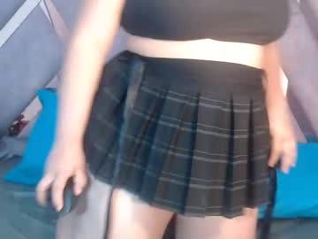 Zayraglow Chaturbate stream image from May 18, 2025