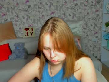 Elizagrant Chaturbate stream image from May 18, 2025