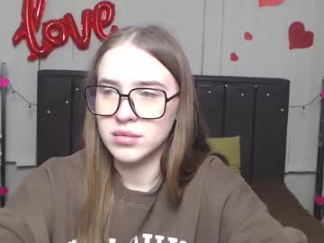 Laurahlot Chaturbate stream image from May 18, 2025