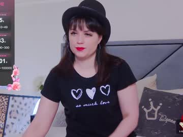 Bellahillss Chaturbate stream image from May 18, 2025