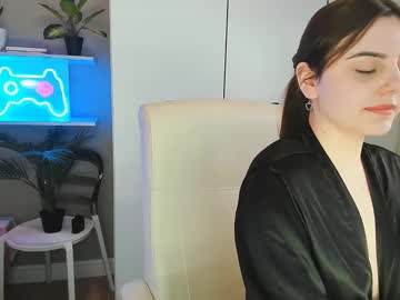 Lia_Lil Chaturbate stream image from May 18, 2025
