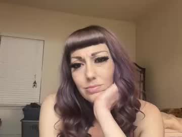 Lucyluv999 Chaturbate stream image from May 18, 2025