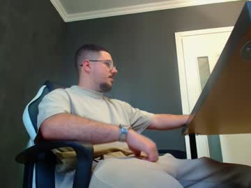 Joshknights Chaturbate stream image from May 18, 2025