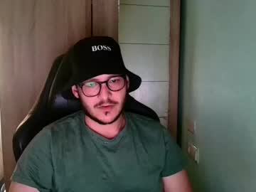 Younromki Chaturbate stream image from May 18, 2025