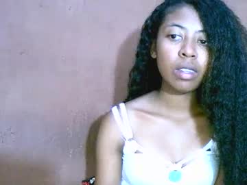 Joliekah27 Chaturbate stream image from May 18, 2025