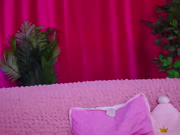 Kyra_Tease Chaturbate stream image from May 18, 2025