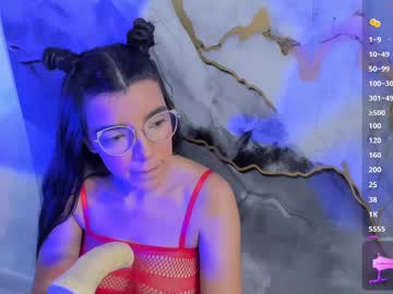 Bella_Snowhite Chaturbate stream image from May 18, 2025