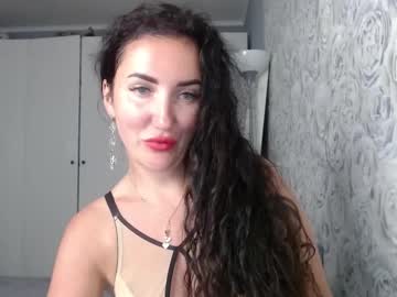 Mmonnikaa Chaturbate stream image from May 18, 2025