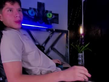 Adrian_Miranda Chaturbate stream image from May 18, 2025