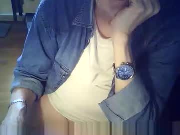 Bekklove1 Chaturbate stream image from May 18, 2025