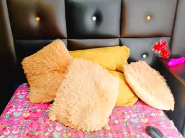 Indiansutraxxx Chaturbate stream image from May 18, 2025