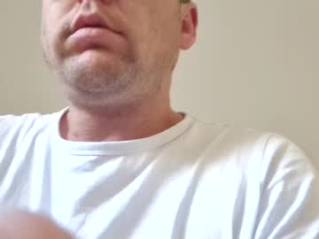 Irishparadise Chaturbate stream image from May 18, 2025